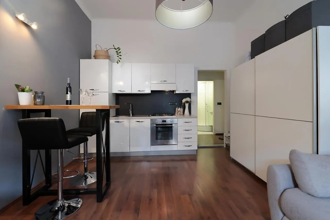 Nikas Rijeka Apartment